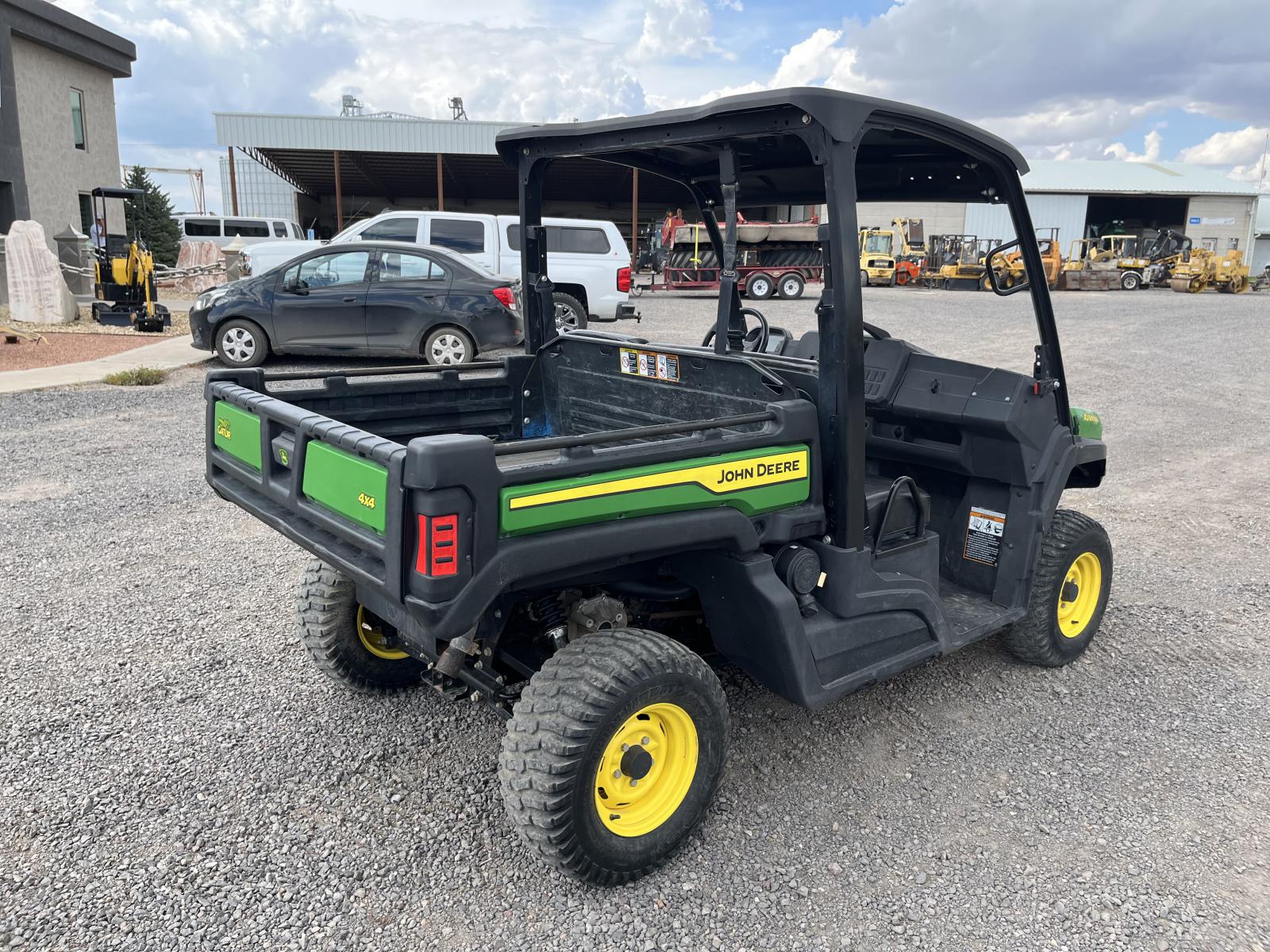 ./imagenes/INVOICE/2019/18261/JOHN DEERE XUV835E (12).JPG